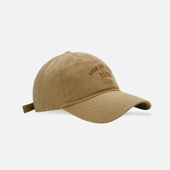 ZEITLOSER Hut mit „Seite an Seite“-Stickerei